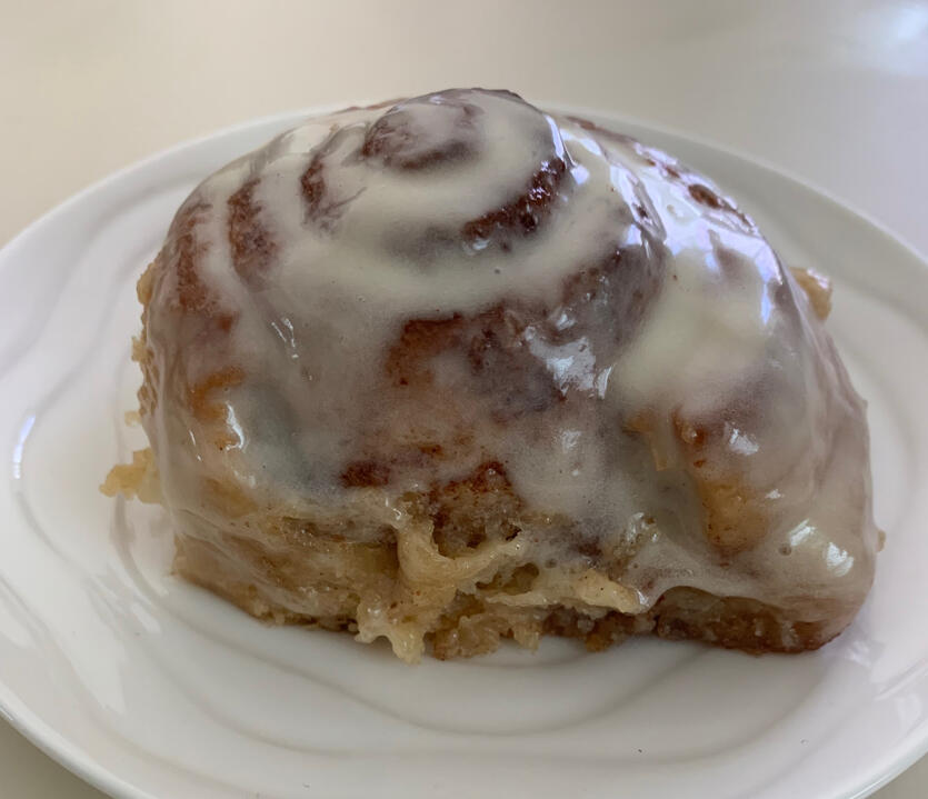 Cinnamon Roll w/ Cream Cheese Icing