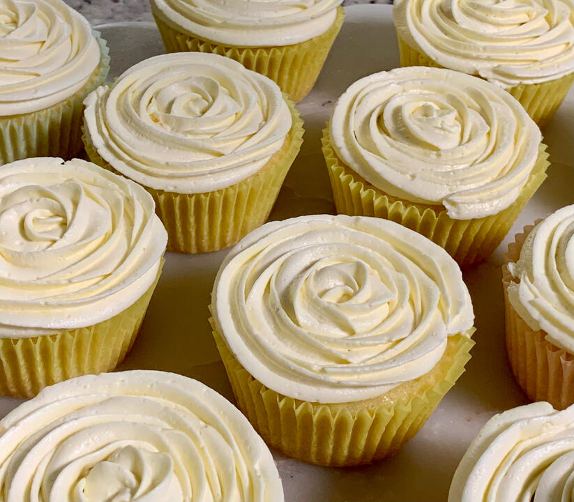 Lemon &amp; Curd Cupcakes